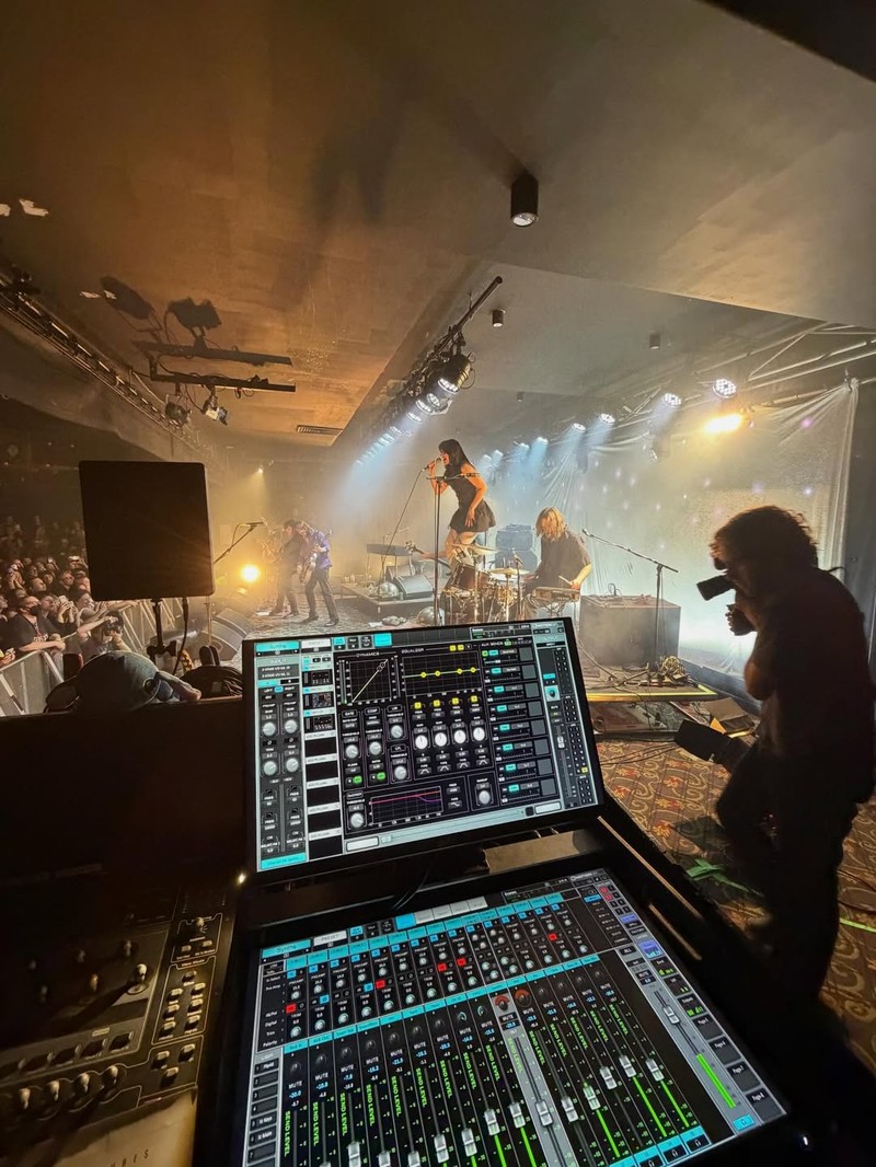 Side of stage monitor mix